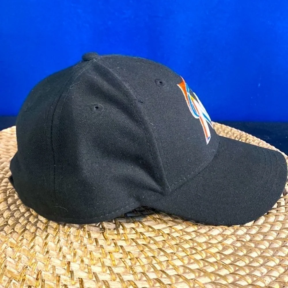 NWT Youth New Era Youth 9Forty Team Miami Marlins Adjustable Black Cap